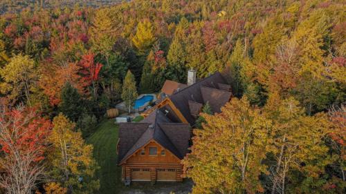 Fiddler Lake Resort Ski Chalet | Serene Private Escape, Pool, Hot Tub, Sauna, Views