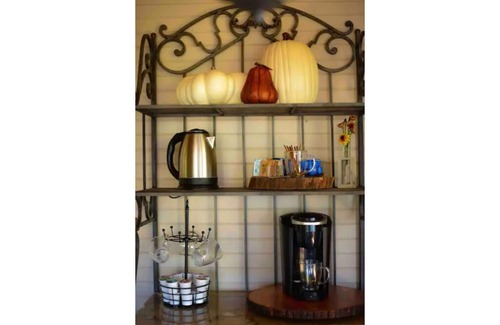 Lowell Cottage | Serene & Private Lakefront Cabin- Beaver Lake Northwest Arkansas