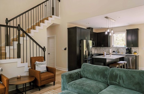 Mid America House | Serene, Private, Peaceful Home on 4ac w/Hot Tub. Less than a mile from trails!