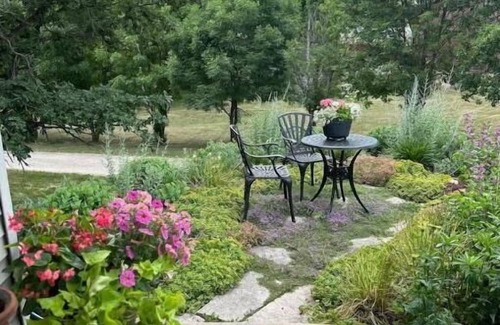 Butte Des Morts House | Serene property close to EAA