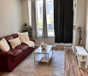 Hurontario House | Serene Queen Room Shared Unit