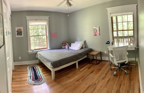 Sparrow Bush House | Serene Ranch near the Delaware river w/ping pong, yoga, fire pit, pool...
