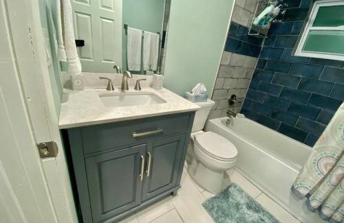 Gainesville House | Serene renovated oasis near downtown area