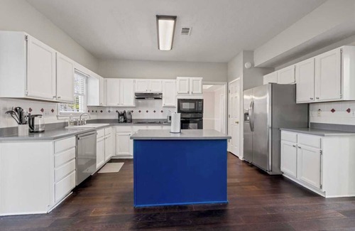 Johns Creek House | Serene Retreat in Alpharetta- 4BR Home w/Chef’s Kitchen & Private Patio #41937