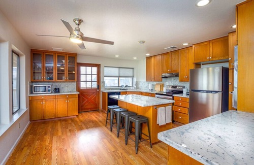 Kaweah House | Serene Riverfront Home · Private River Access – Just 150 Yards Away