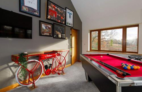 Netley House | Serene Riverside: 6BR Luxury Retreat in Curdridge