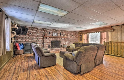 Saxton House | Serene Saxton Lodge 7 Mi to Lake Raystown!