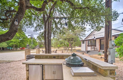 Driftwood House | Serene & Secluded Country Home w/ Cowboy Pool