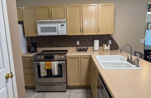 Table Rock Condo | Serene setting near Lake Taneycomo~Free Attraction Tickets-Near Branson attractions (FC61-17)