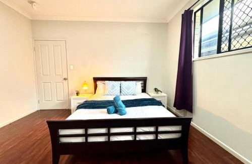 Coopers Plains House | Serene Share Suite in Coopers Plains