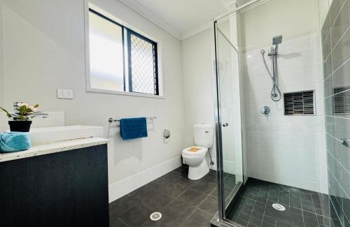 Coopers Plains House | Serene Share Suite in Coopers Plains