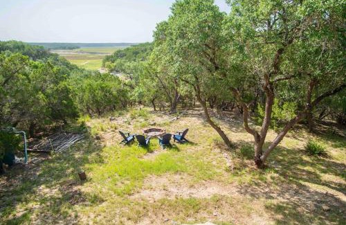 Bandera House | Serene Shores on Medina lake