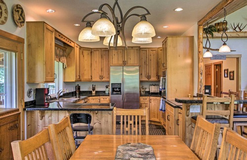 South Bend House | Serene South Bend Family Escape; Dogs Welcome