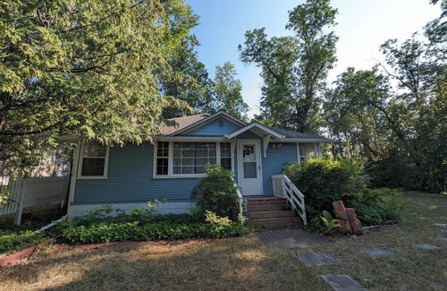 Sandy Hook Cottage | Serene Southern Charm, 4-bedroom cottage in Sandy Hook 3 minute walk to beach