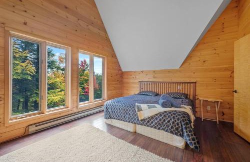 Clearview Ski Chalet | Serene Spacious Home in Creemore