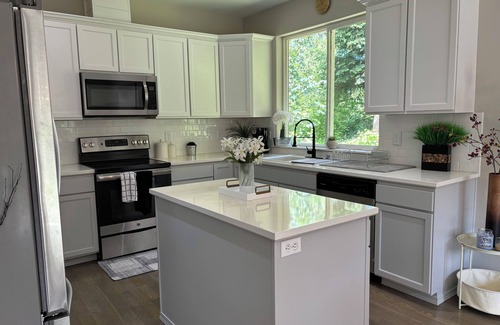 Picnic Point-North Lynnwood House | Serene & Spacious near Seattle - Tucked away, Enclosed Yard, Firepit, & More!