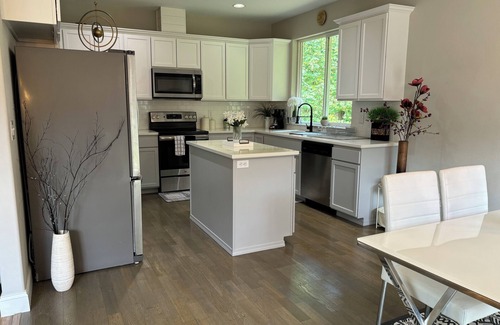 Picnic Point-North Lynnwood House | Serene & Spacious near Seattle - Tucked away, Enclosed Yard, Firepit, & More!