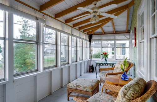 Croom Cottage | Serene spot, West River dock, sunsets, the Bay, only 40 min from Alexandria, DC.