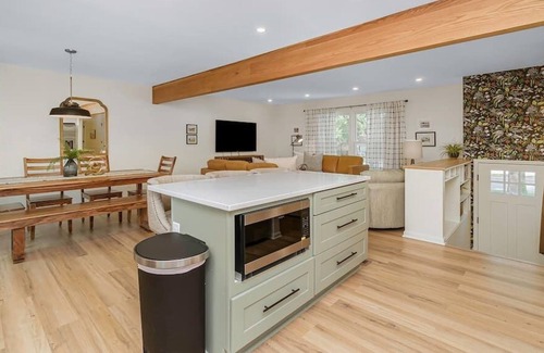 Roeland Park House | Serene Stay in KC Highly Rated Spacious