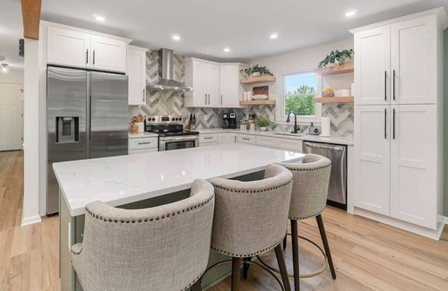 Roeland Park House | Serene Stay in KC Highly Rated Spacious