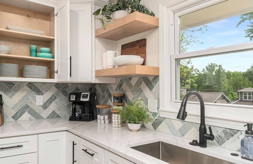 Roeland Park House | Serene Stay in KC Highly Rated Spacious