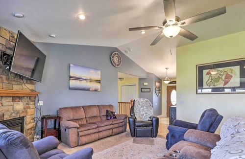 Sterling House | Serene Sterling Getaway, Near Palisade State Park!