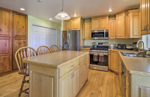 Sterling House | Serene Sterling Getaway, Near Palisade State Park!