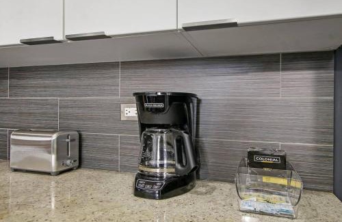 East Hyde Park Apartment | Serene Studio Apartment in Hyde Park - Del Prado 706