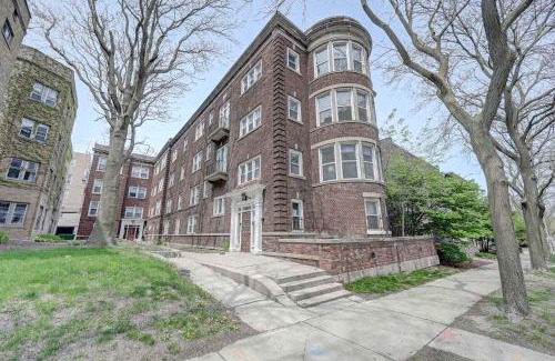 Lower East Side Apartment | Serene Studio McKinley Beach - Brady St Lower East