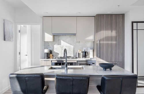 Surrey Apartment | Serene Surrey Suite in Surrey