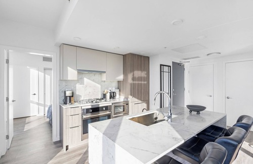 Surrey Apartment | Serene Surrey Suite in Surrey
