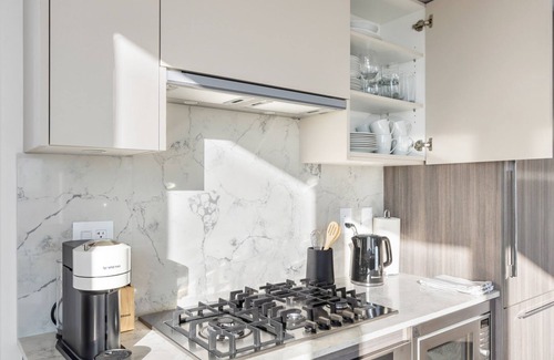 Surrey Apartment | Serene Surrey Suite in Surrey