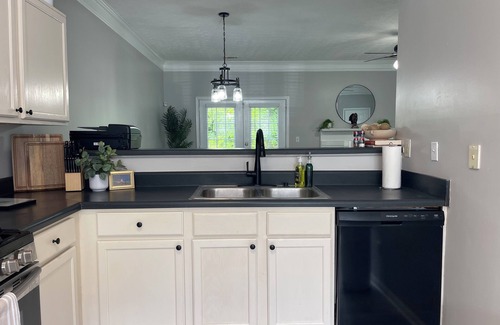 Church Street House | Serene Townhouse By ATL Airport