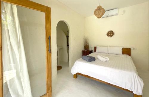 Berawa House | Serene Tropical Oasis 2BR Private Pool Villa Canggu's Heart