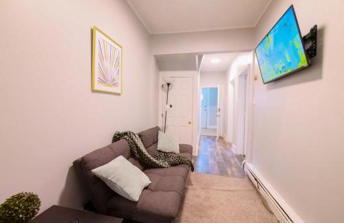 The Heights Apartment | Serene Two-Bedroom Retreat - close to NYC