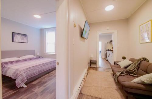 The Heights Apartment | Serene Two-Bedroom Retreat - close to NYC