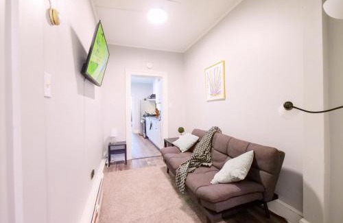 The Heights Apartment | Serene Two-Bedroom Retreat - close to NYC
