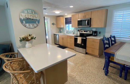 Sarasota House | Serene yard and pool, 1 mile to beach, pets OK, patio TV, Kayaks