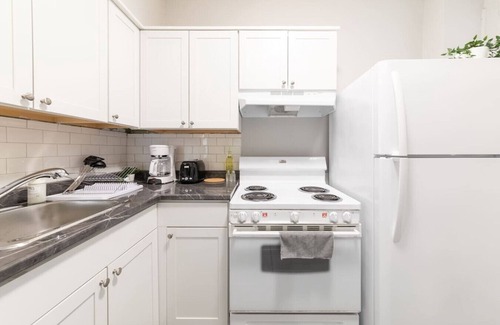 Walkerville Apartment | Serene Zen Stay in Walkerville!