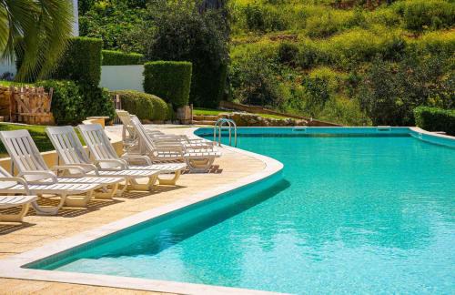 Patroves Villa | Serenity 18 House - Pool & Garden & BBQ & Comfort & Exclusivity