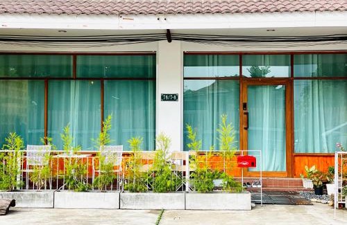 Wua Lai House | Serenity and Spacious Townhouse, Saturday Night Market at doorstep