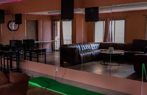 Waynesboro Hotel | Serenity at Rock Retreat Rm 21