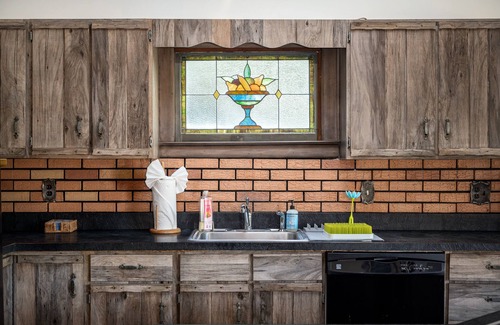South Salem Cabin | Serenity Awaits at this Cozy Lakeside Bungalow