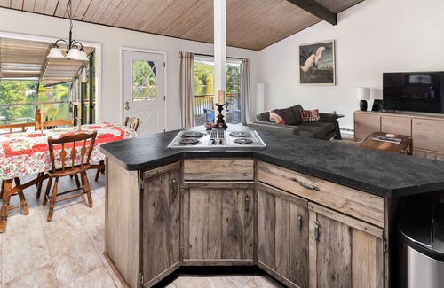 South Salem Cabin | Serenity Awaits at this Cozy Lakeside Bungalow