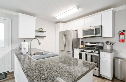 Southside House | Serenity by Lackland: Family-sized home in San Antonio