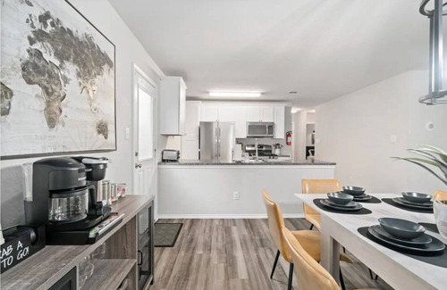 Southside House | Serenity by Lackland: Family-sized home in San Antonio
