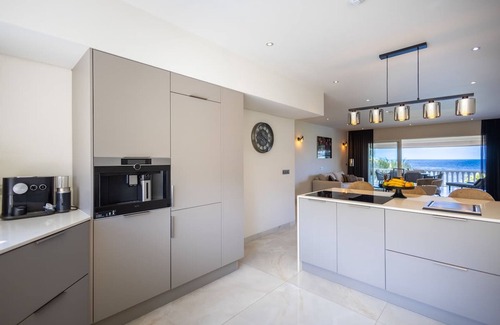 Sint Michiel Apartment | Serenity by the Seascape Marble Blue Bay Bliss
