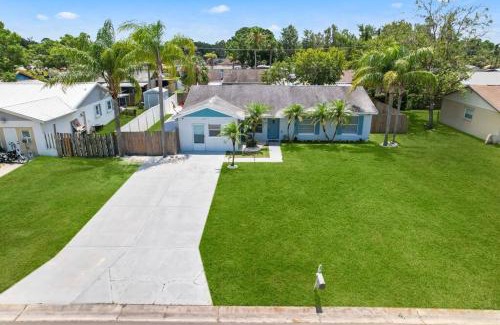 Apollo Beach Apartment | Serenity by the Sea Heated Pool and Spa