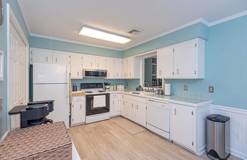 Ocean Pines House | Serenity By The Sea-Non-Group Rental-3 Bedrooms, 2 Bathrooms-Sleeps 6