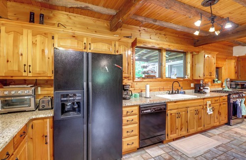 Harrison Cabin | 'Serenity Cabin' w/Game Room & Decks in Harrison!